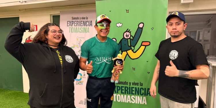 De los cuadriláteros a las aulas: El luchador mexicano «Rasputín» ofrecerá charla de motivación en Santo Tomás.