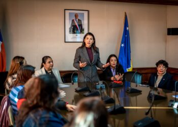 Más de 120 mujeres de Punta Arenas inician programa que impulsa autonomía económica y acceso al empleo
