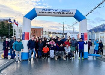 Corrida “Salud y Seguridad en Movimiento” reunió a vecinos de Puerto Williams pese al fuerte viento