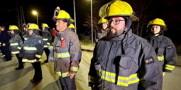 Primera Compañía de Bomberos “Arturo Prat” de Puerto Williams celebró 39 años destacando su labor en rescates y emergencias