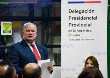 Comunidad de Puerto Williams plantea mejoras al subsidio marítimo en reunión con Transportes