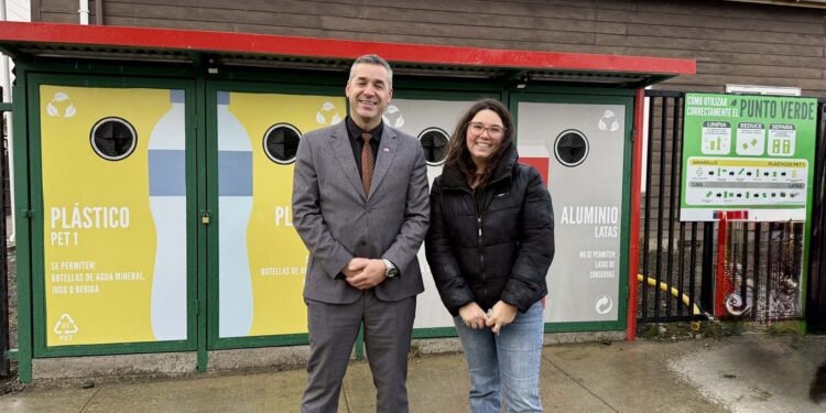 Compromiso ambiental en Natales: Comunidad de Población Kajeco impulsa la recuperación de residuos PET y latas.
