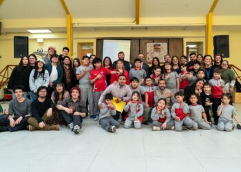 Escuela Diego Portales de Laguna Blanca inauguró Semana de la Educación Artística con homenaje a Claudio Di Girolamo