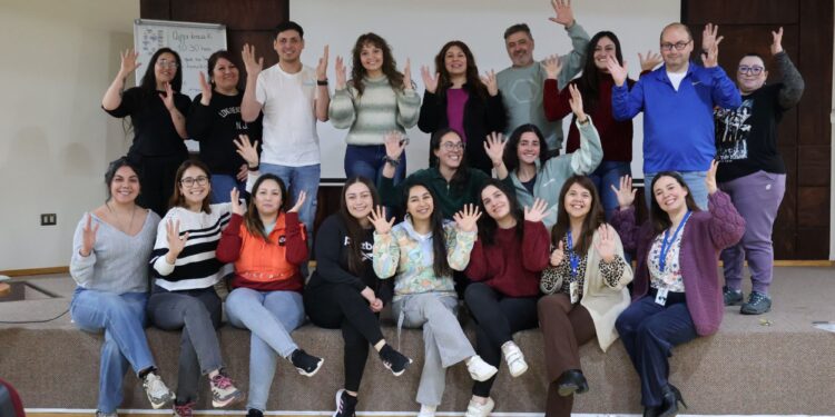 Hospital de Puerto Natales fortalece atención inclusiva con capacitación en lengua de señas para funcionarios