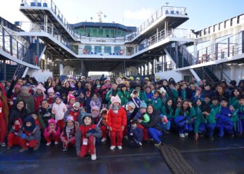 Más de 230 estudiantes participaron en tradicional navegación por el Estrecho de Magallanes organizada por TABSA