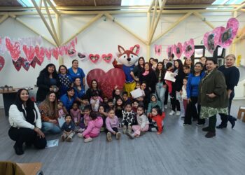 Más de 105 kilos de tapas de plástico párvulos del Jardín Infantil “Peter Pan”. La recolección ayudara a niñas y niños que padecen cáncer.
