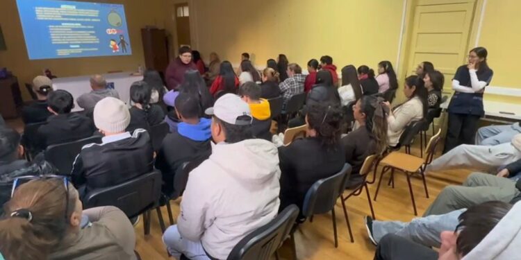 Fiscalía realizó charla sobre responsabilidad penal adolescente y drogas en centro educacional