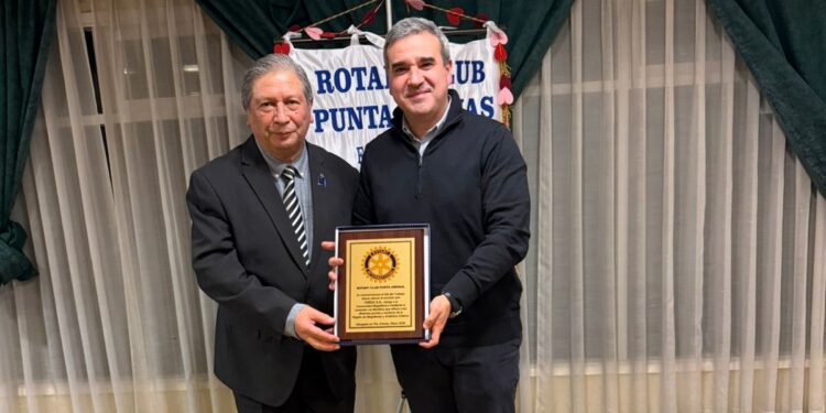 Rotary Club distingue a TABSA y reconoce trayectoria de trabajador con más de una década en la empresa