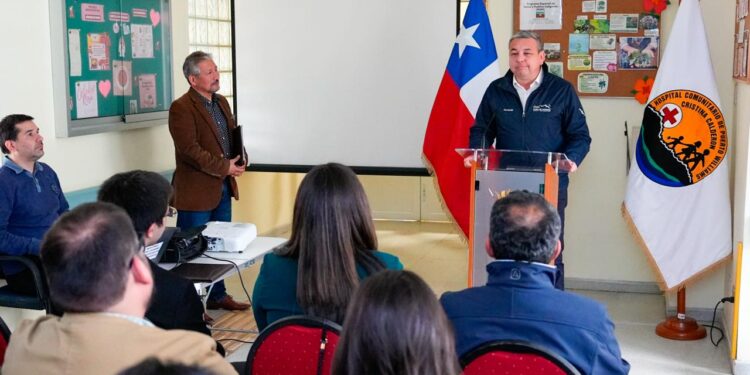 Alcalde de Cabo de Hornos gestiona soluciones ante problemática de licencias médicas y plantea fortalecer red de salud en Puerto Williams