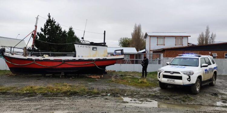 Hallazgo de hombre fallecido en sitio eriazo de Puerto Natales fue atribuido a caída accidental