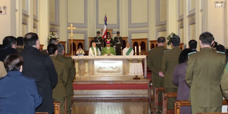 Carabineros de Magallanes conmemoró el legado del General José Alejandro Bernales a 18 años de su fallecimiento