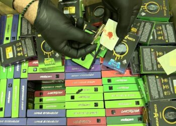 O.S.7 de Carabineros incauta cargamento de aceite de hachís valorado en 8 millones de pesos en Punta Arenas.