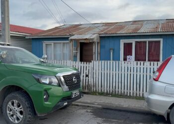 Porvenir: Sujeto es detenido tras violento femicidio frustrado; víctima fue aeroevacuada a Punta Arenas.