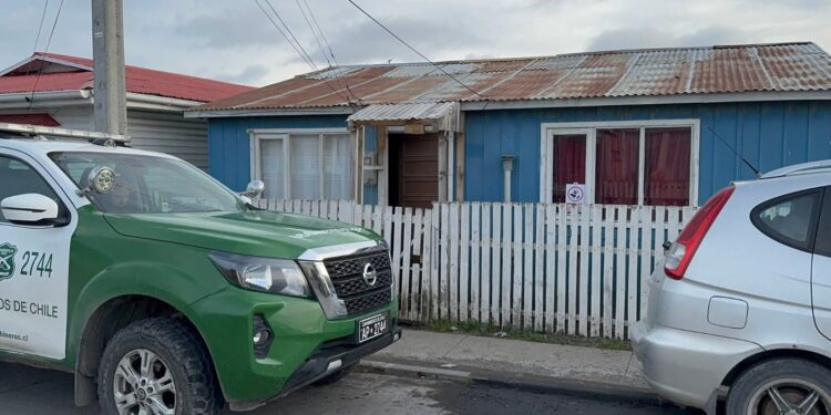 Porvenir: Sujeto es detenido tras violento femicidio frustrado; víctima fue aeroevacuada a Punta Arenas.