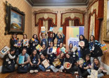 Educadoras de Magallanes se capacitan en metodología que integra arte, ciencia e investigación para la primera infancia