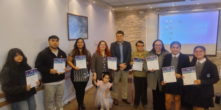 Premian a ganadores regionales de “Historias de Nuestra Tierra” y lanzan convocatoria 2026 en Magallanes