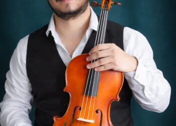 Música de la Patagonia llegó a Rapa Nui, Camerata Austral presentó obra inspirada en los paisajes magallánicos