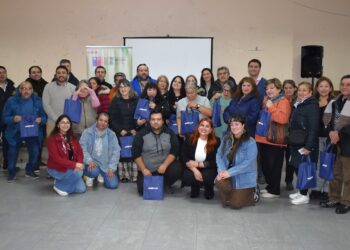 Programa “Quiero Mi Barrio” inició ciclo de charlas para preparar a vecinos ante el invierno en Magallanes