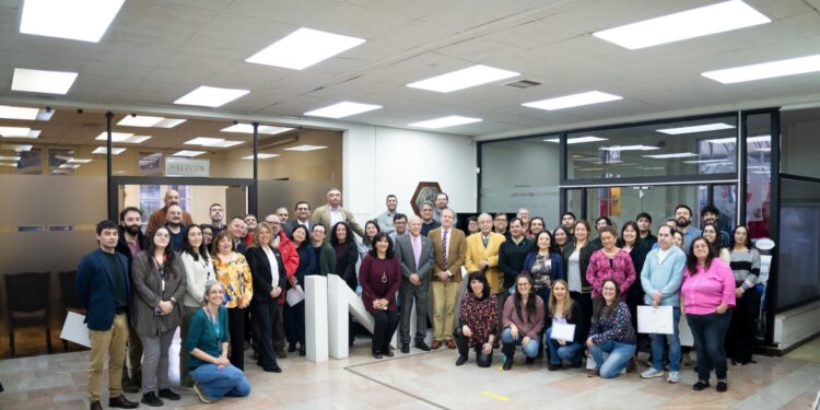 INACH homenajea a funcionario con 46 años de servicio durante celebración de su 62° aniversario