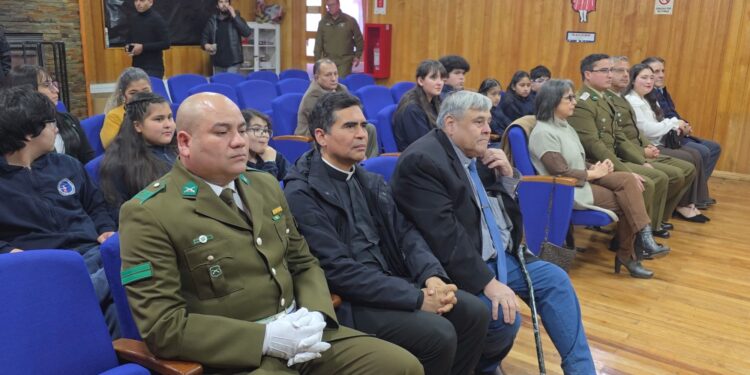 Histórico ascenso y emotiva despedida marcan ceremonia de Carabineros en Villa Cameron