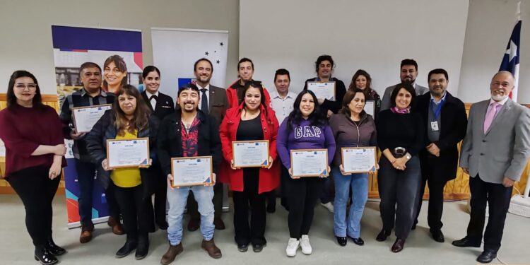 Certifican a 19 trabajadores portuarios que renovaron su habilitación laboral en Punta Arenas
