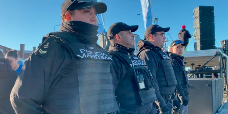 Armada desplegará amplio operativo de seguridad para el Chapuzón del Estrecho 2026