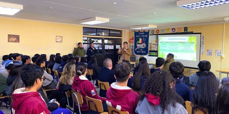Estudiantes del Liceo Juan Bautista Contardi participaron en charla sobre Responsabilidad Penal Adolescente