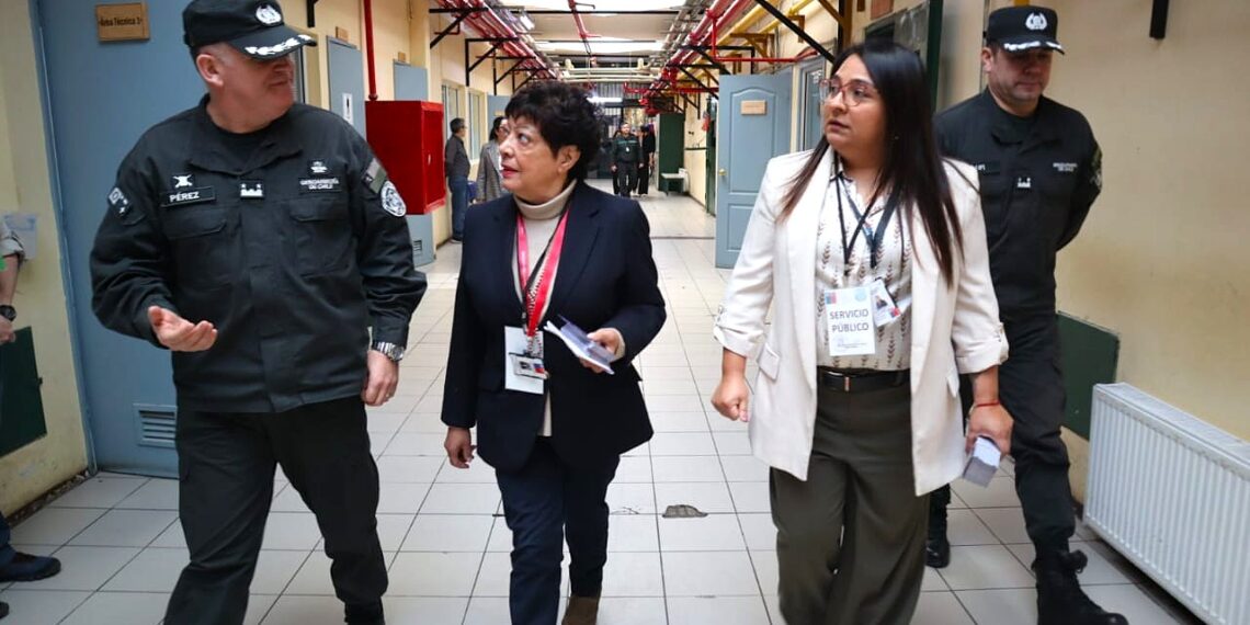 Gendarmería de Magallanes se incorpora a programa de equidad de género impulsado por SernamEG