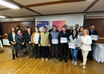 14 personas se gradúan como operadores de grúa horquilla gracias a programa impulsado por CENPADECH y ENAP