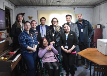 Salud refuerza vacunación contra la influenza con visitas domiciliarias a personas con movilidad reducida en Magallanes