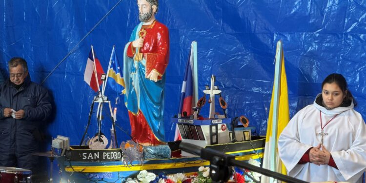Pescadores artesanales celebran a San Pedro con tradicional misa en Caleta Barranco Amarillo