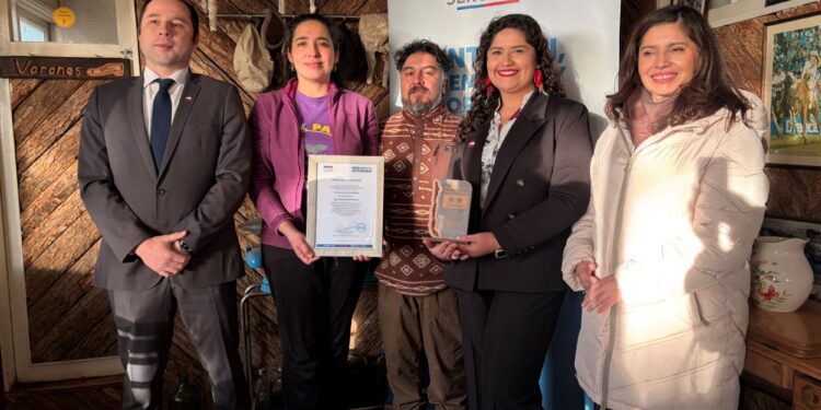 Turismo Kayak Agua Fresca obtiene Sello Impacta Sustentable y se convierte en la única empresa de Magallanes con este reconocimiento