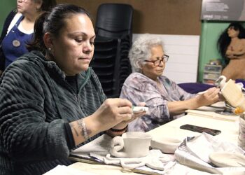 Taller de alfarería une arte, migración e identidad cultural en Río Seco