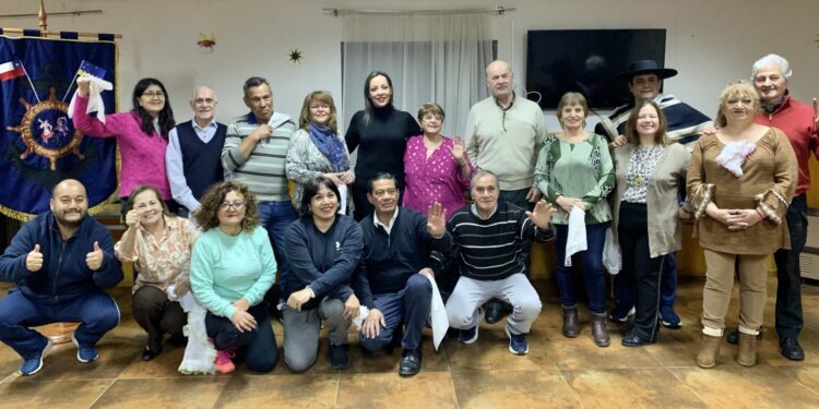 SENAMA abre convocatoria para el IV Campeonato Regional de Cueca de Personas Mayores