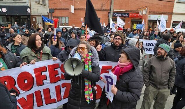 Colegio de Profesores de Magallanes adhiere a movilización nacional convocada por la Confech