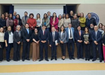 Directores de Magallanes participan en jornada nacional para fortalecer el liderazgo educativo