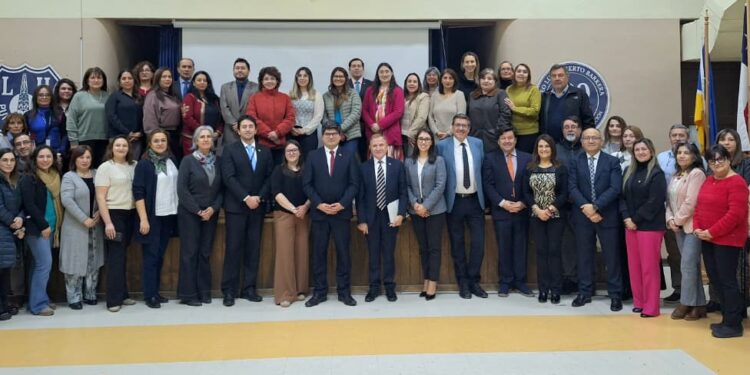 Directores de Magallanes participan en jornada nacional para fortalecer el liderazgo educativo