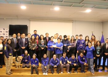 Estudiantes de la Escuela Especial Club de Leones Cruz del Sur conocieron el trabajo de la PDI en Magallanes
