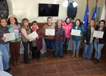 Municipio de Río Verde inicia capacitación en hilado y teñido de lana para vecinos de Villa Ponsomby