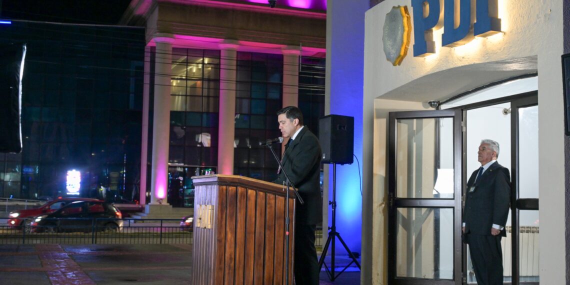 PDI conmemoró su aniversario con solemne ceremonia e izamiento de pabellones en Magallanes