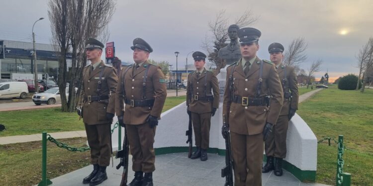 Carabineros y PDI inauguran monolito que simboliza la hermandad y colaboración entre ambas instituciones