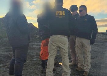 Fiscalización migratoria en Punta Arenas deja tres denuncias y un detenido con orden de aprehensión vigente