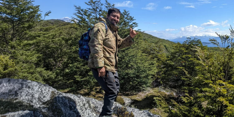 Estudiante de Puerto Williams impulsa el turismo de conservación biocultural en Cabo de Hornos
