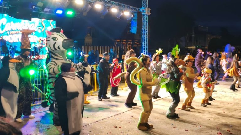 Kutralihue se quedó con el primer lugar en carros alegóricos y comparsas del Carnaval de Porvenir.