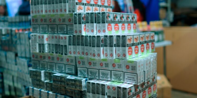 Aduanas destruyó más de 2,9 millones de cigarrillos y diversas mercancías decomisadas en Magallanes