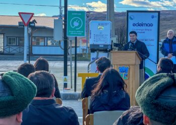 Cerro Castillo suma nuevo electrocargador gratuito y fortalece la ruta de la electromovilidad en Magallanes