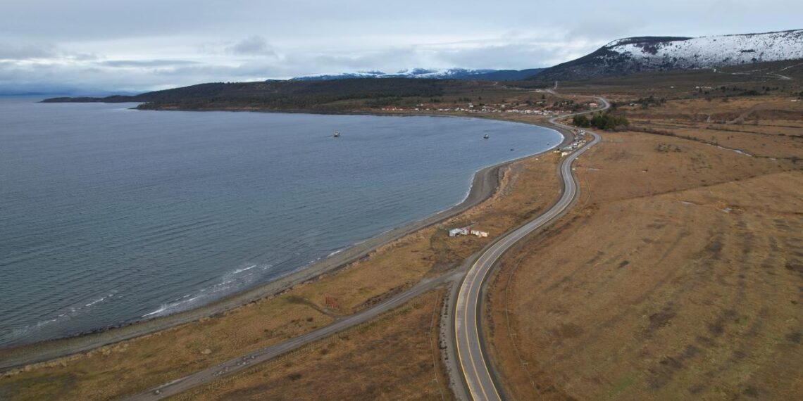 Histórico acuerdo en Magallanes: Pesca artesanal y turismo sellan alianza inédita para potenciar el borde costero sur.