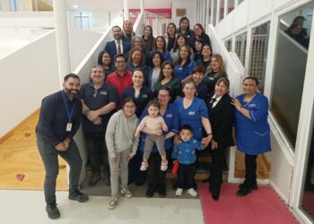 Apoderados de jardín infantil de Punta Arenas plantean mejoras en seguridad y transporte durante diálogo ciudadano de la Junji