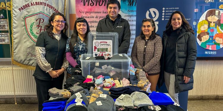 EDELMAG entrega ropa de invierno a estudiantes de la Escuela Padre Alberto Hurtado