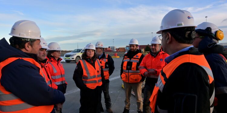 Nuevo directorio de Empresa Portuaria Austral inicia gestión con reuniones y recorridos por terminales de Magallanes